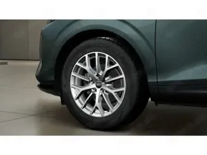 Audi Q3 TFSI S tronic LED AHK Navi Bild 5