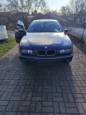 BMW 523 523i