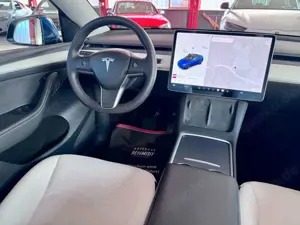 Tesla Model Y Long Range Dual AWD Autopilot 20Zoll MwS Bild 3