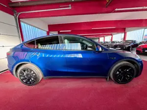 Tesla Model Y Long Range Dual AWD Autopilot 20Zoll MwS Bild 5