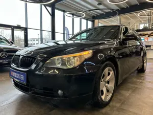 BMW 530 i Touring *Klima*Navi*Xenon*AHK*Freisprech* Bild 2