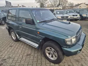 Mitsubishi Pajero TD Classic 2500 *nur 133 Tkm / Grüne Plakette* Bild 2