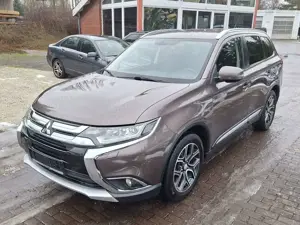 Mitsubishi Outlander SUV-Star+ 4WD Automatik Kamera AHK