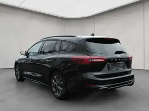 Ford Focus Turnier 1.0 EcoBoost Hybrid Aut. ST-LINE X Bild 3