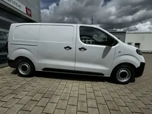 Toyota Proace Proace 1,5-l-D-4D L1 Meister*GEWERBEAKTION* Bild 4