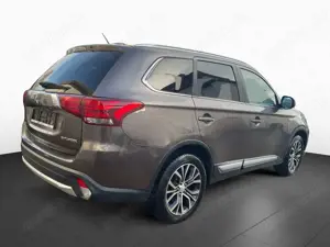 Mitsubishi Outlander Plus 2WD - 7 Sitzer Bild 5