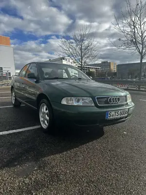 Audi A4 1.8 T Bild 1