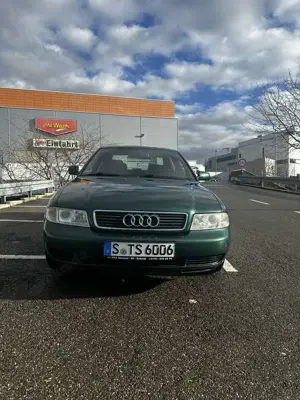 Audi A4 1.8 T Bild 2