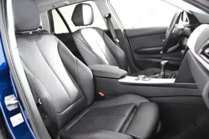 BMW 318 i Touring *1.Hand*Leder*Navi*SHZ* Bild 3