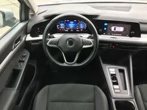 Volkswagen Golf Variant Life 17"LM LED AC+ AmbiL10 4PDC Bild 5