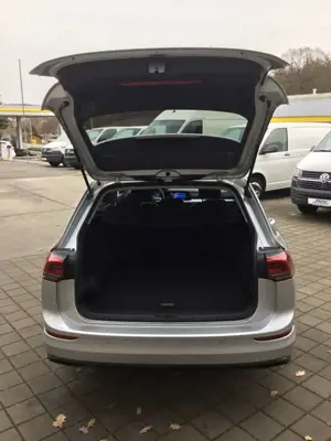 Volkswagen Golf Variant Life 17"LM LED AC+ AmbiL10 4PDC Bild 4