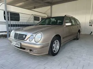 Mercedes-Benz E 200 KOMPRESSOR T CLASSIC/Tüv/Klima/Radio