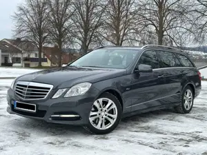 Mercedes-Benz E 350 E 350 CGI BlueEfficiency Distronic