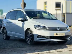 Volkswagen Touran 2.0TDI 7SITZE/AHK/PANO/ACC/SHZ/LED/NAV