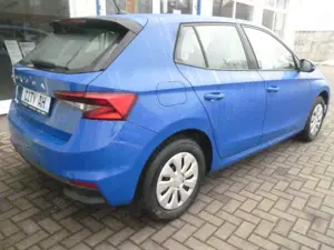 Skoda Fabia 1,0 Drive WINTERPAKET KLIMA PDC DAB Bild 4