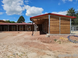 Pferdestall für Pferde - Hochwertige Pferdebox & Offenstall direkt vom Hersteller Bild 6