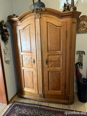 Antiker Weichholzschrank ca. 1850