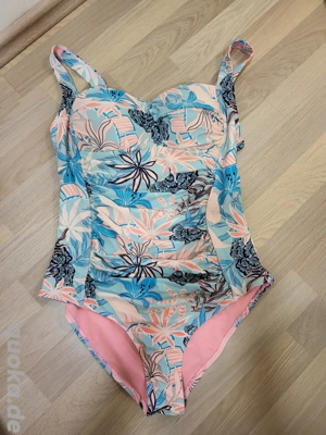 Badeanzug Hunkemöller Gr 40 gepolsterte Körbchen hellblau maritim