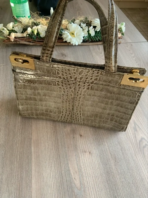 sehr schöne Handtasche