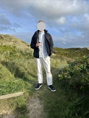 Attraktiver Kerl sucht Geld- Zahlsklavin