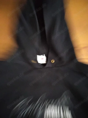 Schwarzer Hoodie 