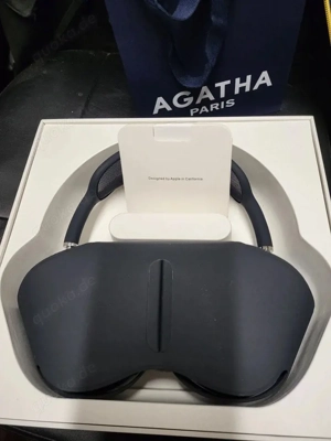 Apple airpods max headset