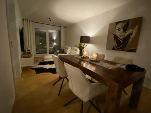 1 Jahr alt - Esszimmertisch Stühle zu verkaufen 