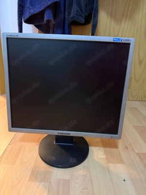 Samsung Monitor 20 Zoll   fester Standfuß   VGA   VESA