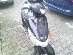 Sparsamer 4-Taktroller mit wenig Km neue Batterie Vergaser Fußmatte.Zündkerze