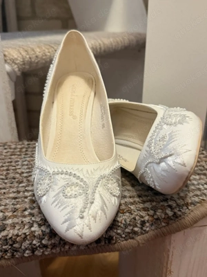 Weißen Pumps