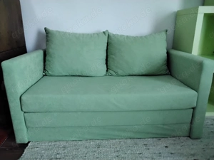 Kleines ausziehbares Schlafsofa