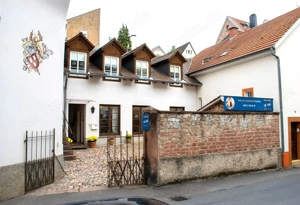 Lehrkraft auf Honorarbasis für die Fächer Französisch und Mathe