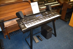 Yamaha Genos Keyboard mit 76 Tasten, Yamaha L7 Ständer Bild 3