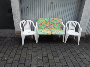 Gartenbank mit 2 Stühlen