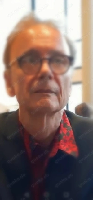 Strenger Herr sucht devote SIE 18-68 oder Paar 