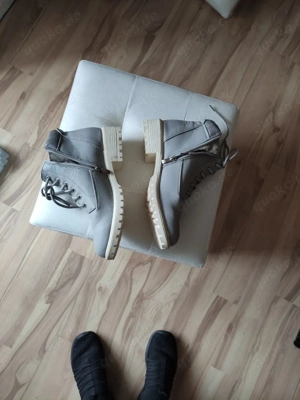 Schnürstiefel 