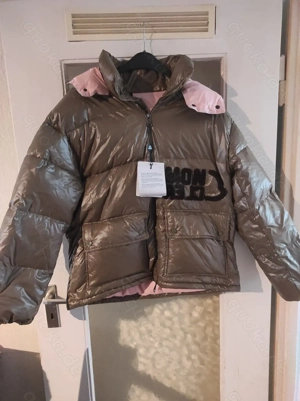 winterjacke von Moncler mit Echtheitsetikett 