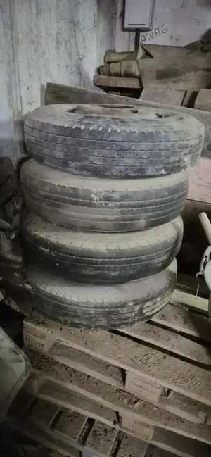 Alte Reifen mit Felge