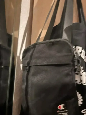  Biete Champion Umhängetasche