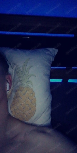 Jung , heiß und voller Lust neues zu entdecken und zu spüren.. 