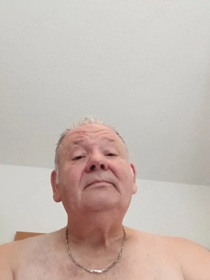 Gut gebauter Erfahrener Reifer M Ende 50 sucht SIE