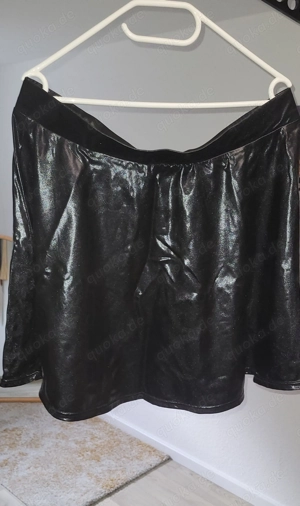 Diverse Kleidungsstücke Body ,Kleid, Rock...