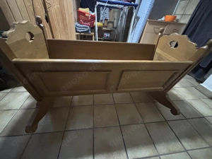 Babywiege aus Echtholz 