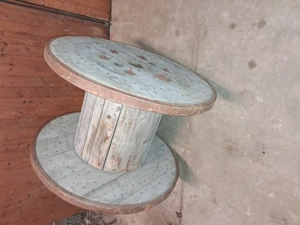 Große Kabeltrommel als Deko-Tisch, Durchmesser 1m