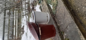 Emaille Eimer und Schüssel