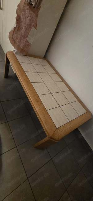 Niedriger Beistelltisch