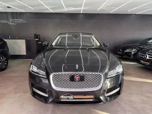 Jaguar XF 30t R-Sport AWD*Kamera*4xSHZ*Totwinkel* Bild 2