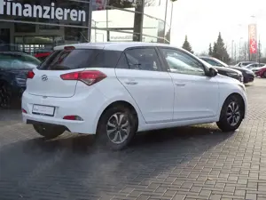 Hyundai i20 1.2 Passion Klima Sitzheizung Lenkradheizung Bild 5