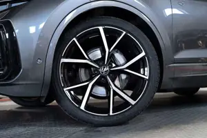 Volkswagen Touareg 3.0 TDI 4M R-Line AHK PANO DYNAUDIO STHZ Bild 3