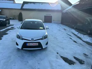 Toyota Yaris Hybrid Life Bild 2